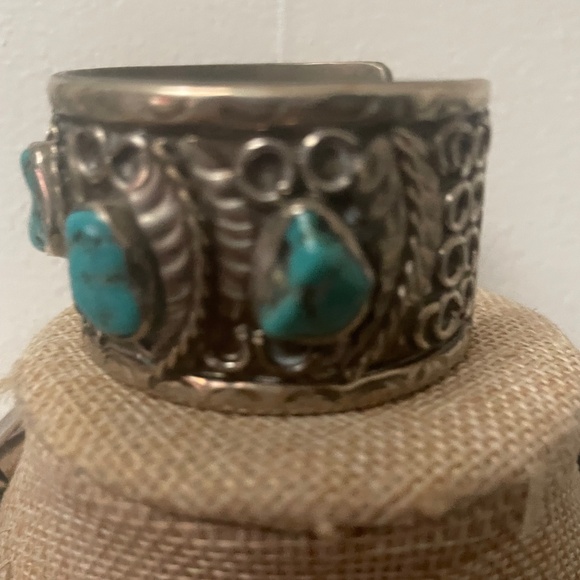 Vintage,Heavy,Turquoise and sterling silver Native cuff bracelet🌵❤️🔥 - Picture 2 of 7